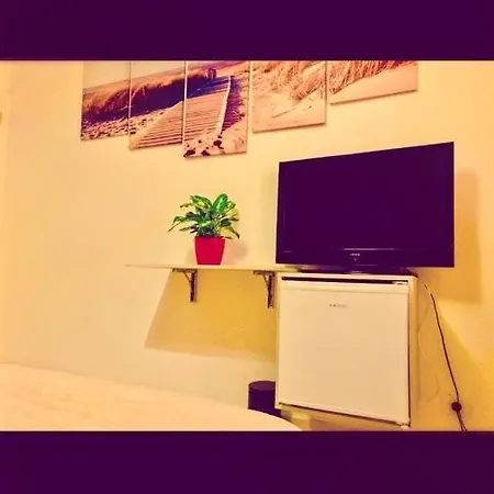 Private With Bathroom,fridge,wifi *